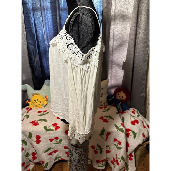 off the shoulder embroidered top - Picture 4 of 8